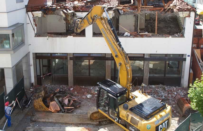 Our demolition services range from partial building demolition and renovation or remodeling, to full site complete demolition, our demolition team have the skills and experience to get your commercial demolition project done safely and on time.